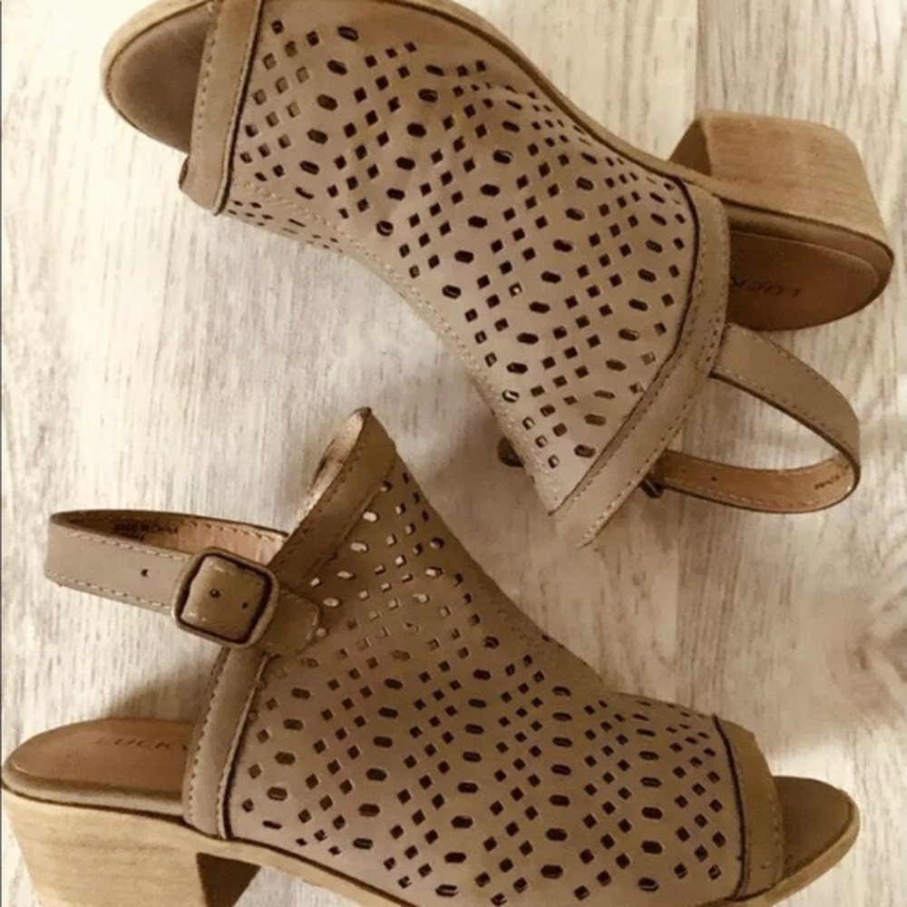 LUCKY BRAND BARDOLPH LEATHER SANDALS SIZE 5 / also womens 6.5-7 see size